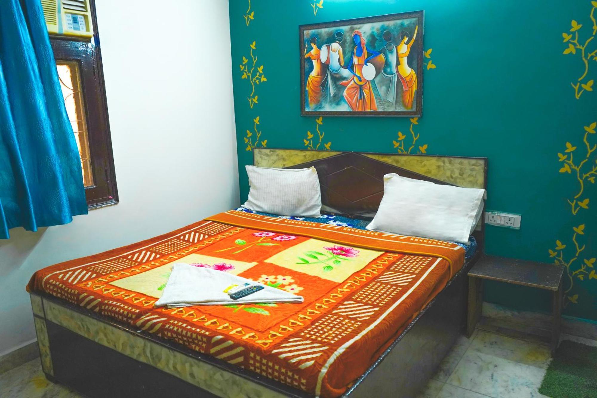 Hotel Bliss Bourn - Lajpat Nagar Ню Делхи Екстериор снимка