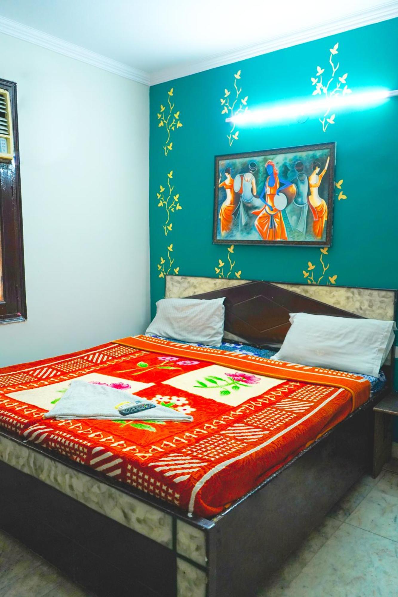 Hotel Bliss Bourn - Lajpat Nagar Ню Делхи Екстериор снимка